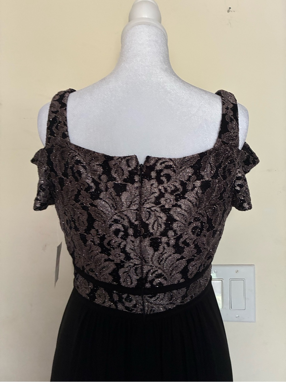 NWT Nightway Glitter Lace Keyhole Maxi Gown Black Taupe Formal Evening - Picture 5 of 10